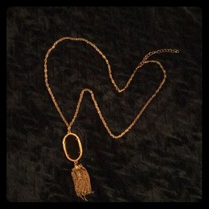 Kendra Scott necklace